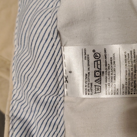 Old Navy shorts - Picture 4 of 5